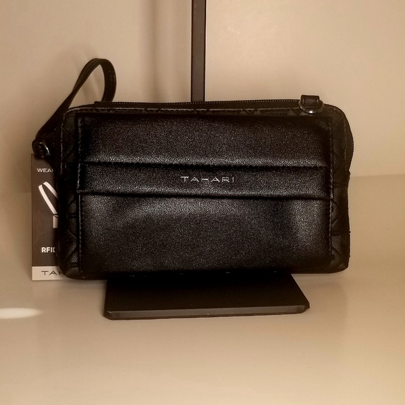 *NWT* Tahari Wristlet/Crossbody - Picture 11 of 11
